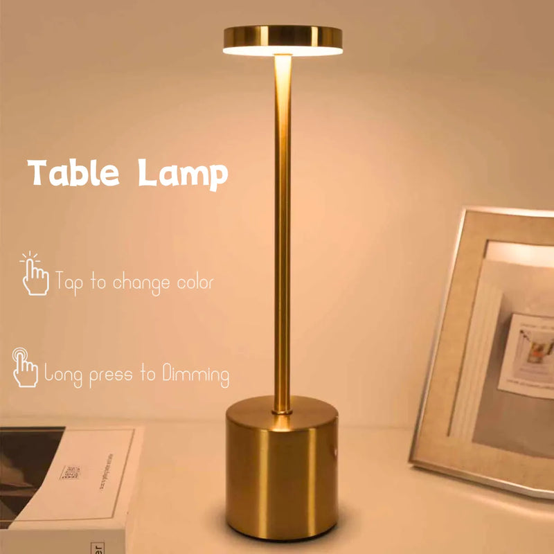 Luminária de Mesa Touch Recarregável em Metal - Luz Ambiente Criativa com 3 Cores.