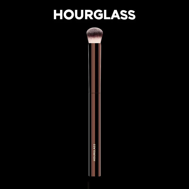 Pincel de Maquiagem Hourglass – Pincel de Corretivo Vanish Seamless Finish com Cerdas Macias e Design Elegante